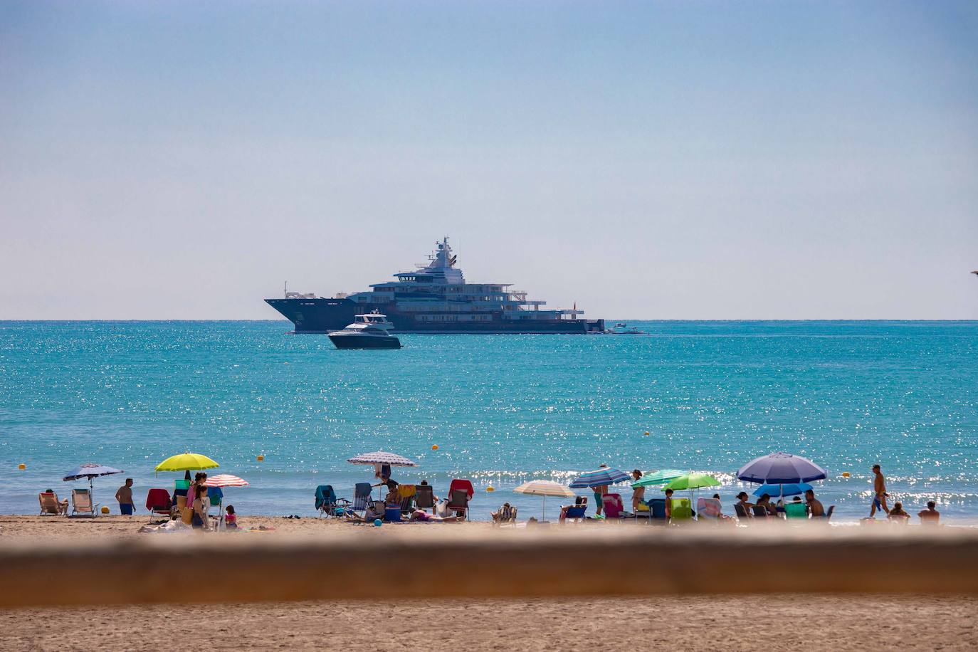El yate Ulysses, el cuarto más grande del mundo, atraca a Cullera