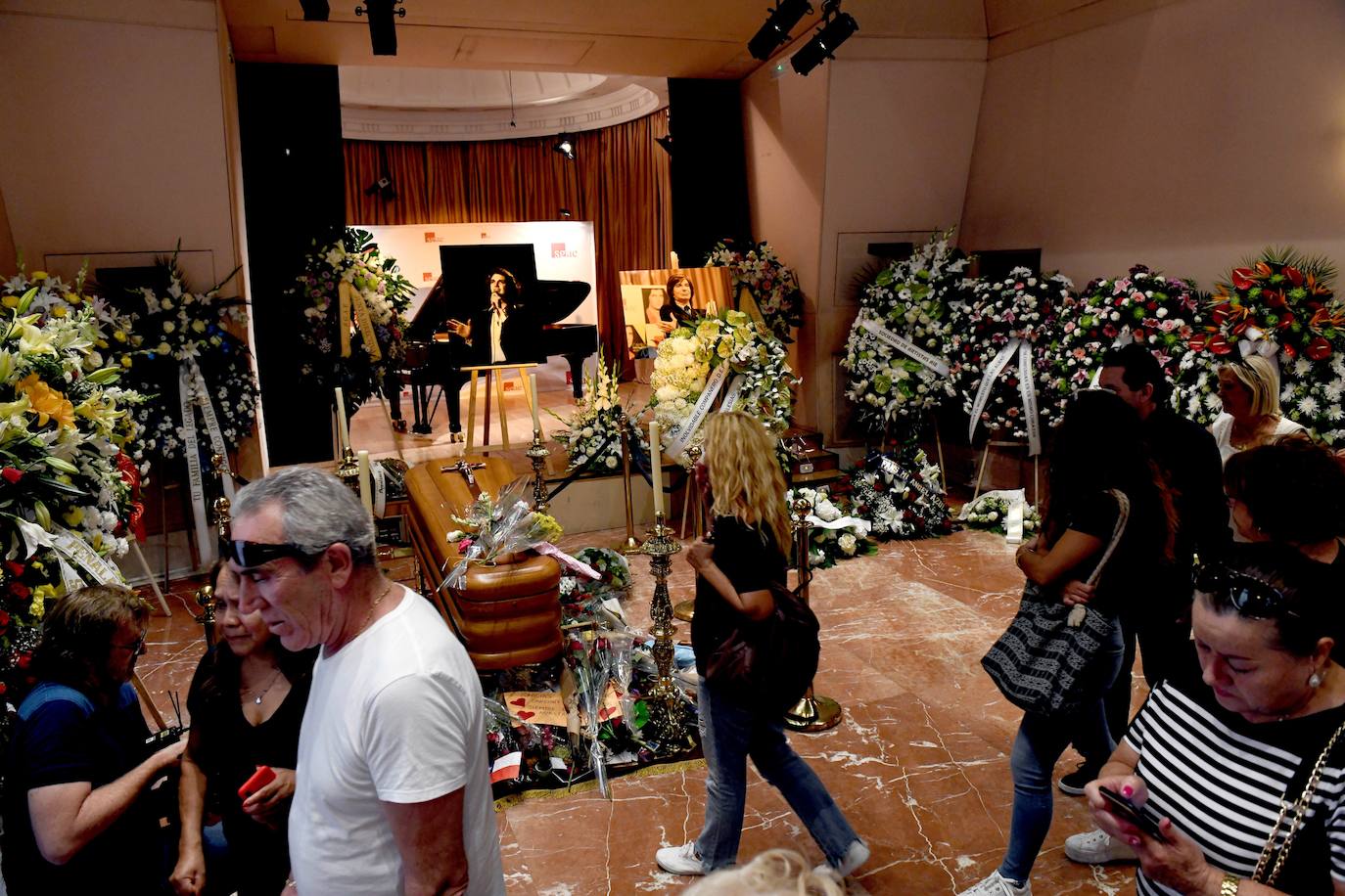Fotos: La capilla ardiente de Camilo Sesto, en imágenes