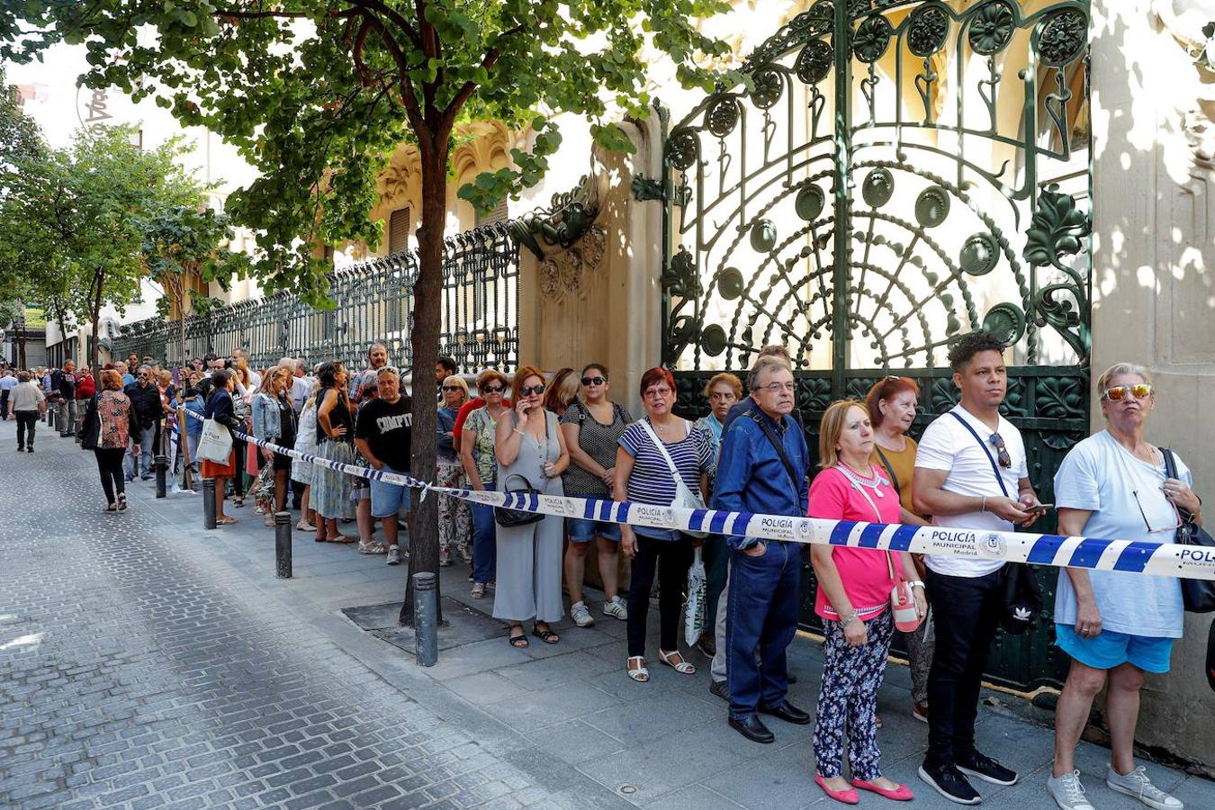 Fotos: La capilla ardiente de Camilo Sesto, en imágenes