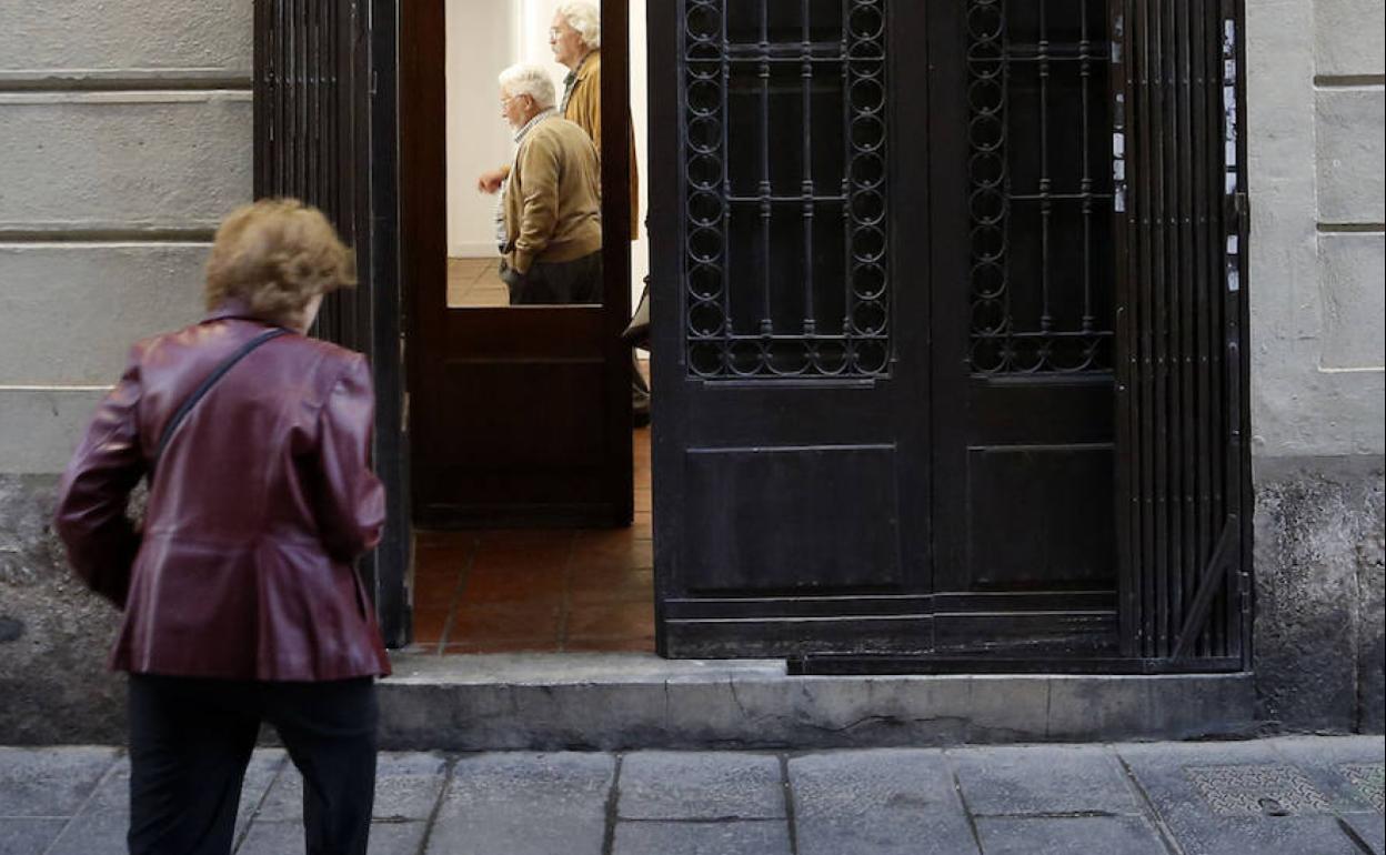 Una nueva tasación del fondo del Círculo de Bellas Artes retrasa su traspaso al San Pío V