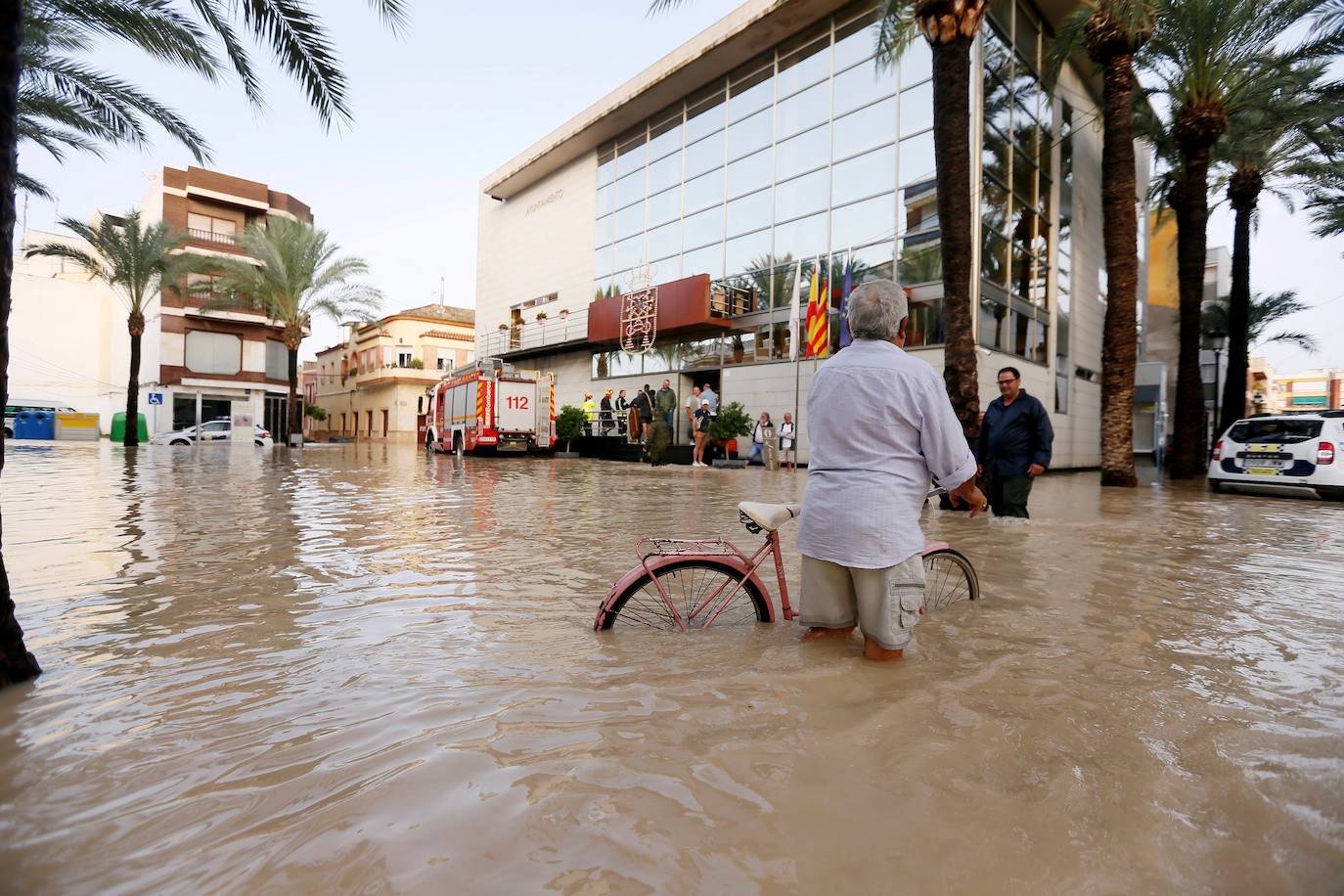 El temporal sigue sin dar tregua, se extiende a más provincias y este sábado se ha cobrado la séxta víctima mortal.