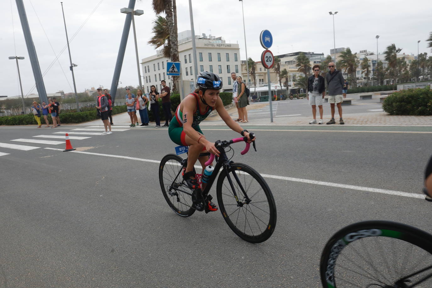 Fotos: Búscate en el Campeonato de Europa de Triatlón en Valencia