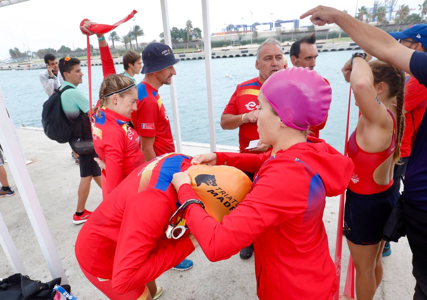 Fotos: Búscate en el Campeonato de Europa de Triatlón en Valencia