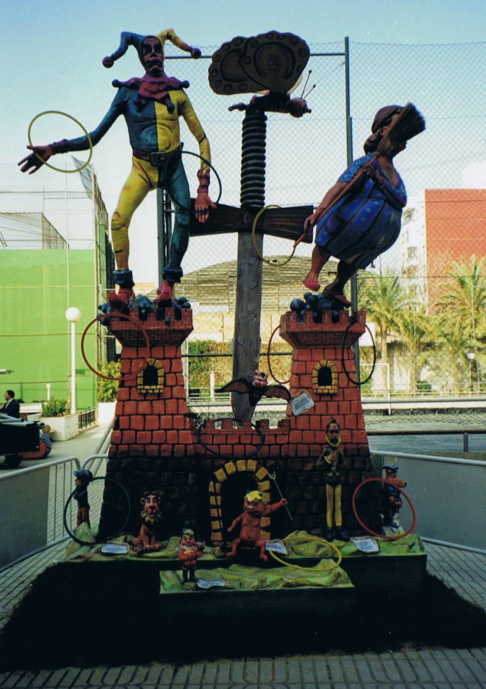 Uno de los monumentos falleros que realizaban en el conjunto. 