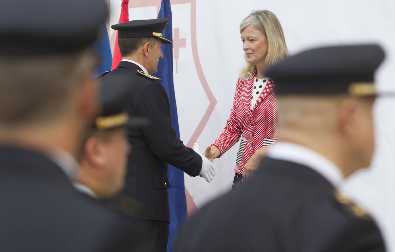 La Generalitat concede un centenar de condecoraciones en el Día de la Policía Autonómica