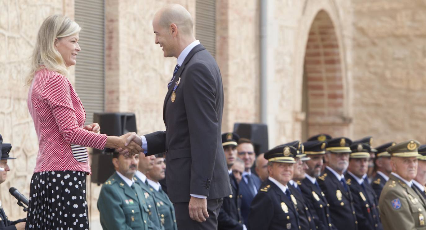 La Generalitat concede un centenar de condecoraciones en el Día de la Policía Autonómica