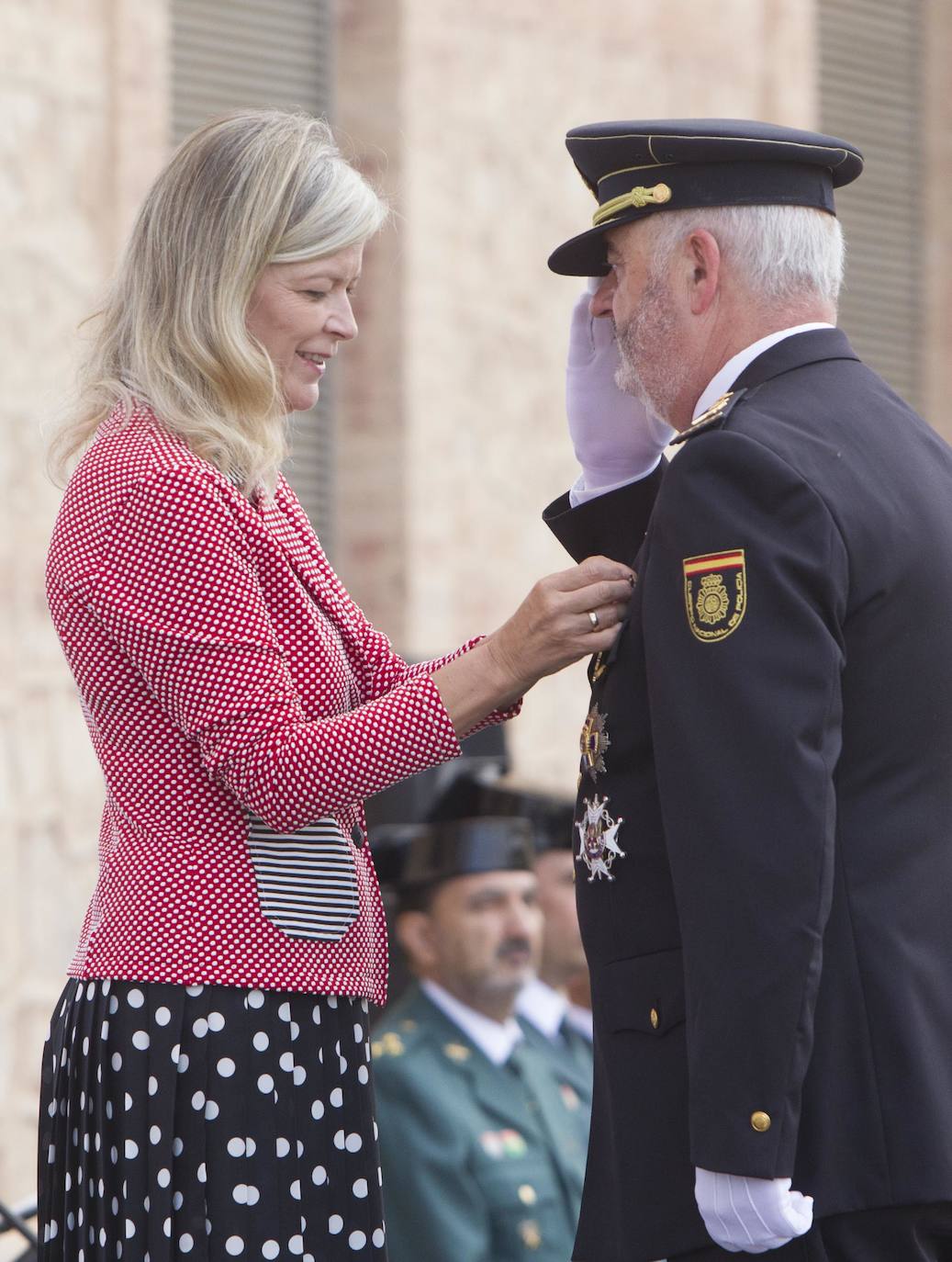 La Generalitat concede un centenar de condecoraciones en el Día de la Policía Autonómica
