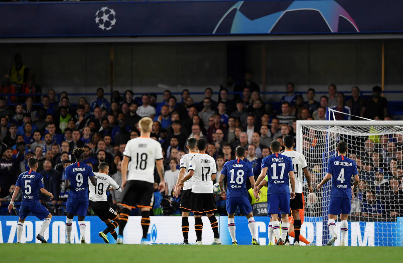 Fotos: El Chelsea-Valencia de Champions en imágenes