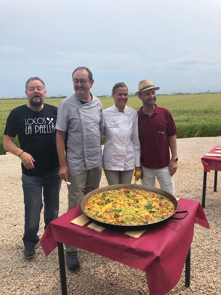 PAELLA DEL SENYORET DE PESCADO DE LA LONJA. Miriam Andres es la chef de La Sucursal (2 Soles Repsol) y de La Maritima, la arrocería del Grupo Sucursal que se posiciona como una de las más prestigiosas en la ciudad de Valencia. Ha heredado de su madre el respeto por el producto de cercanía y su pasión por la cocina mediterránea. Apuesta por una cocina natural, identificando el plato con el origen del producto