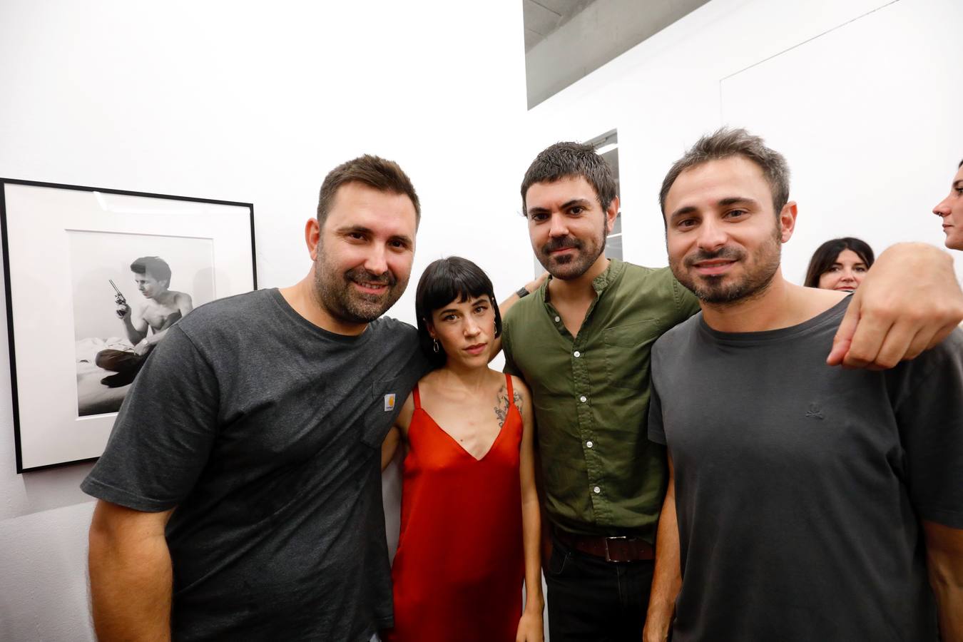 Las galerías de arte han comenzado el evento 'Abierto Valencia', una cita que llega a su séptima edición y se extenderá hasta el próximo domingo, día 22, con la participación de 16 galerías de la ciudad. A través de esta iniciativa, promovida por la Asociación de Galerías de Arte Contemporáneo de la Comunitat Valenciana, durante el fin de semana todos estos espacios abrirán sus puertas para dar a conocer el papel que juegan como agentes promotores del patrimonio cultural.