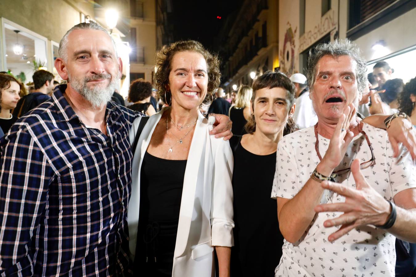 Las galerías de arte han comenzado el evento 'Abierto Valencia', una cita que llega a su séptima edición y se extenderá hasta el próximo domingo, día 22, con la participación de 16 galerías de la ciudad. A través de esta iniciativa, promovida por la Asociación de Galerías de Arte Contemporáneo de la Comunitat Valenciana, durante el fin de semana todos estos espacios abrirán sus puertas para dar a conocer el papel que juegan como agentes promotores del patrimonio cultural.