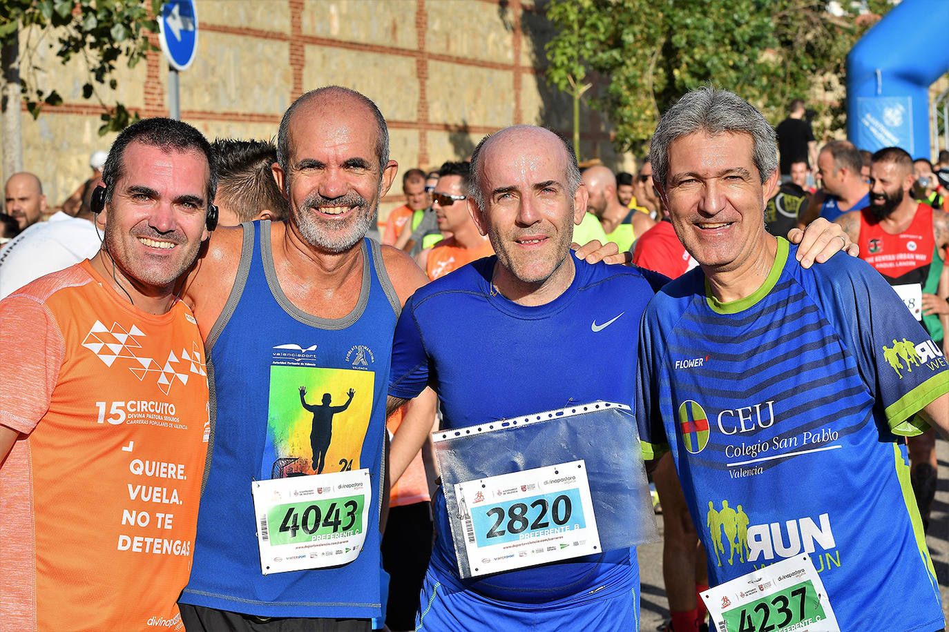 Fotos: Búscate en la 43ª Volta a Peu de los barrios de San Marcelino y San Isidro de Valencia