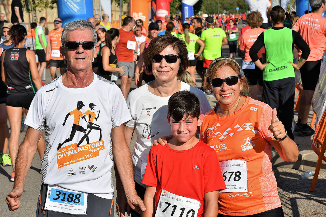 Fotos: Búscate en la 43ª Volta a Peu de los barrios de San Marcelino y San Isidro de Valencia