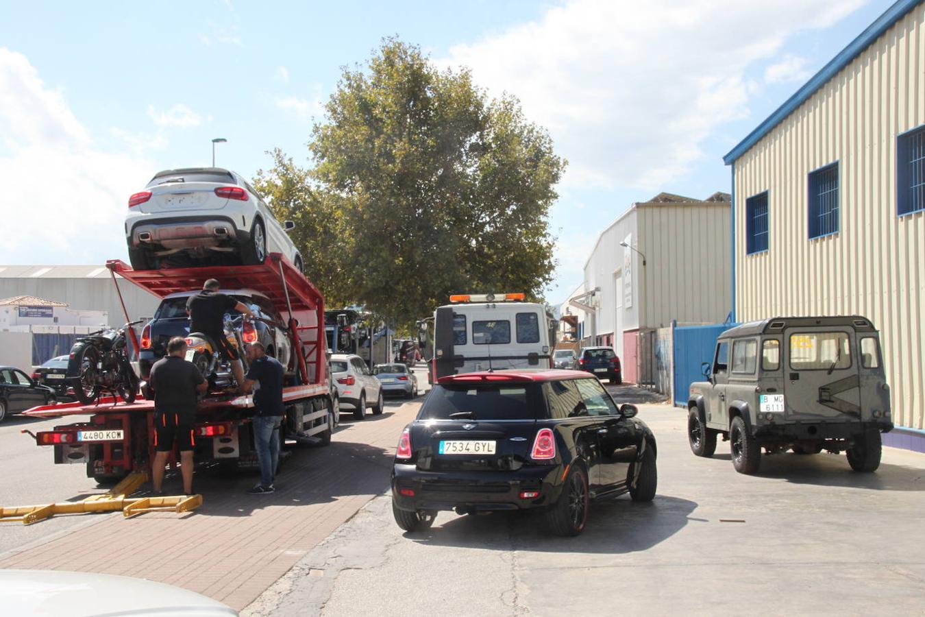 Operación policial en un negocio de compraventa de coches de lujo en Xàbia