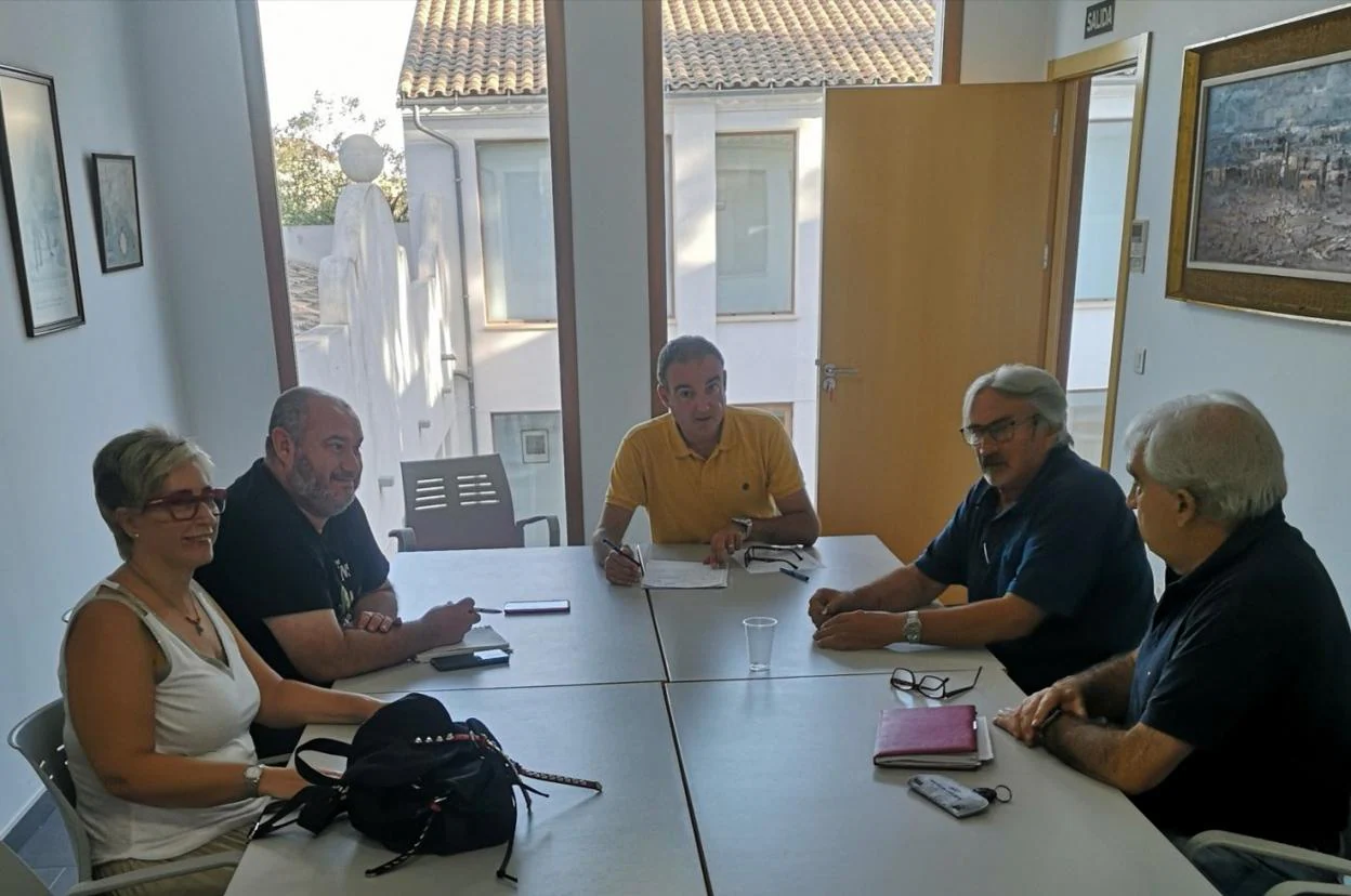 Algunos representantes de Cedma durante la reunión. 