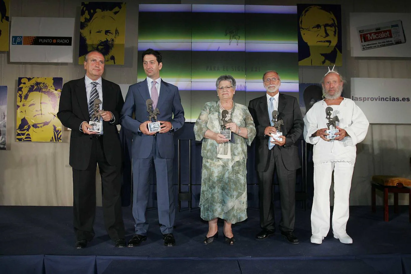 2005. V edición de Valencianos para el Siglo XXI. Premiado: José Mir, A. V. Enfermos de Alzhéimer, Vicente Barrera, Villarreal CF y Juan Ripollés.