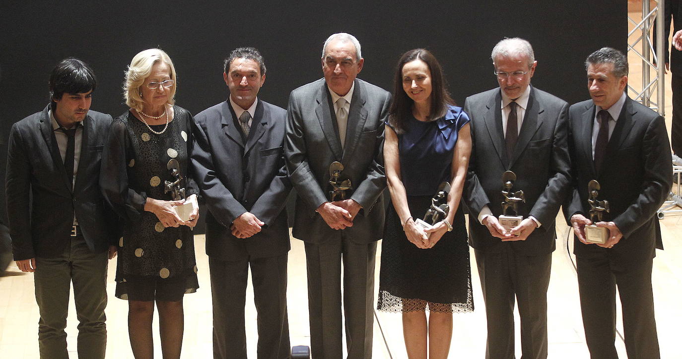 2011. XI edición de Valencianos para el Siglo XXI. Premiados: Asindown, Nico Terol, Pilar de la Oliva, Universitat de València y Fundación Proave.