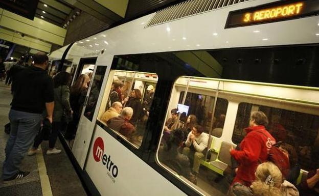 Línea de metro al aeropuerto. 