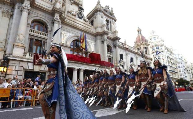 Entrada de Moros y Cristianos del 9 d'Octubre en Valencia.