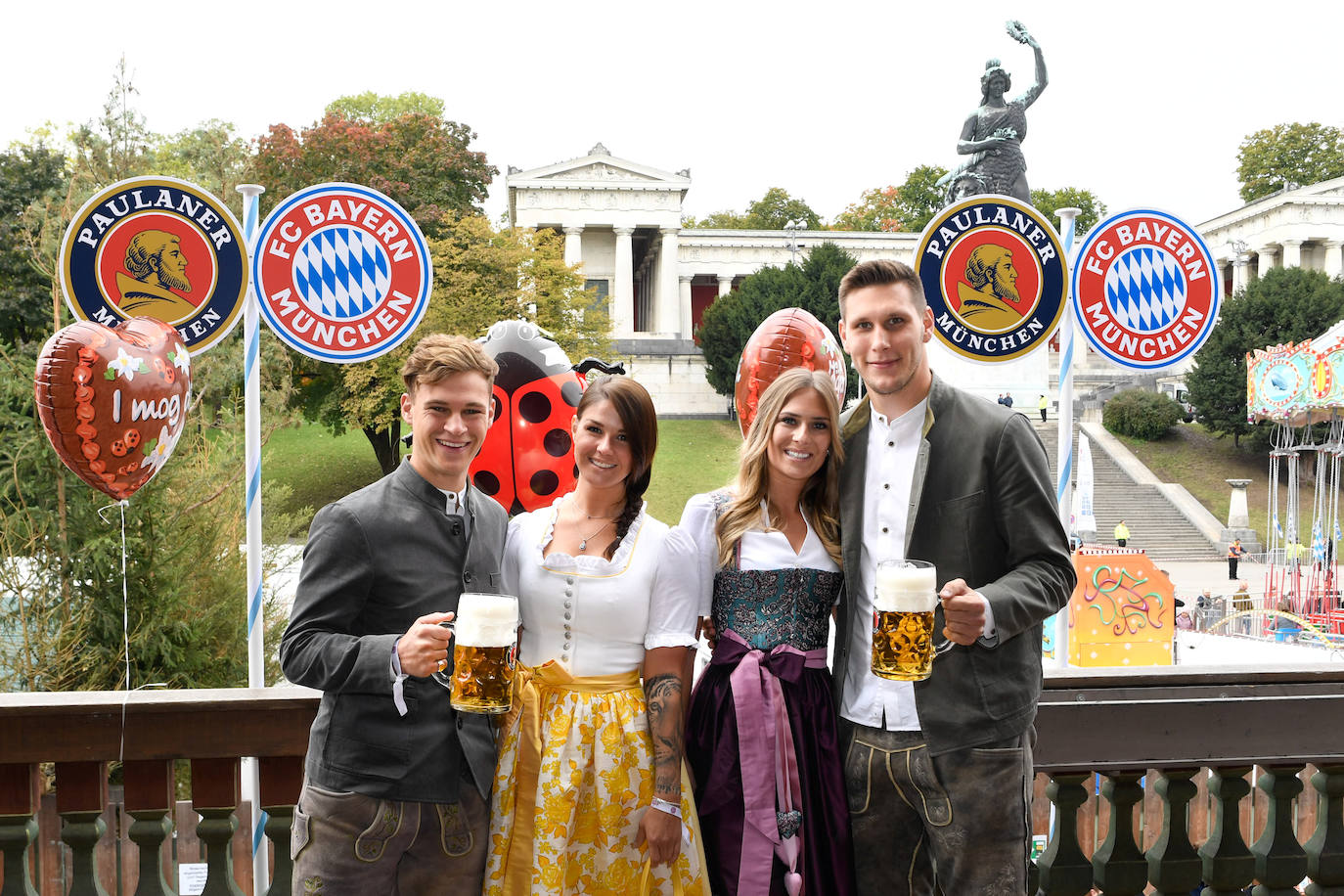 Joshua Kimmich y su pareja Lina Meyer junto a Niklas Sule y su pareja Melissa Halter.