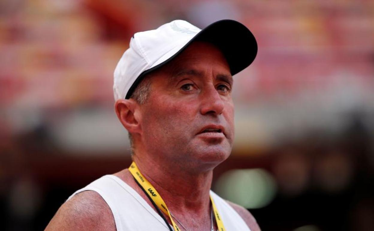 Alberto Salazar, entrenador de atletismo suspendido por incitar al dopaje. 