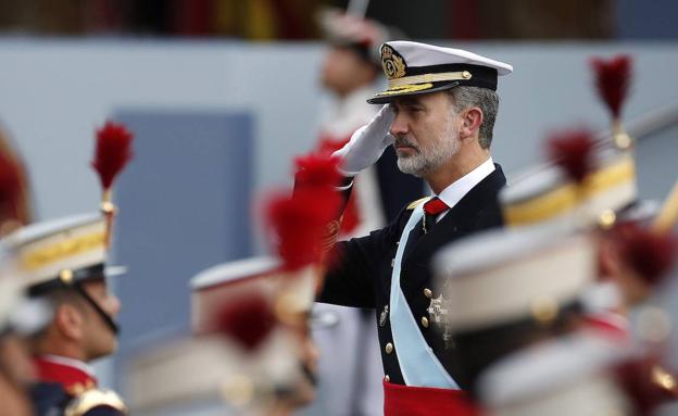 Aplausos al Rey y algunos abucheos a Pedro Sánchez en el desfile de la Fiesta Nacional