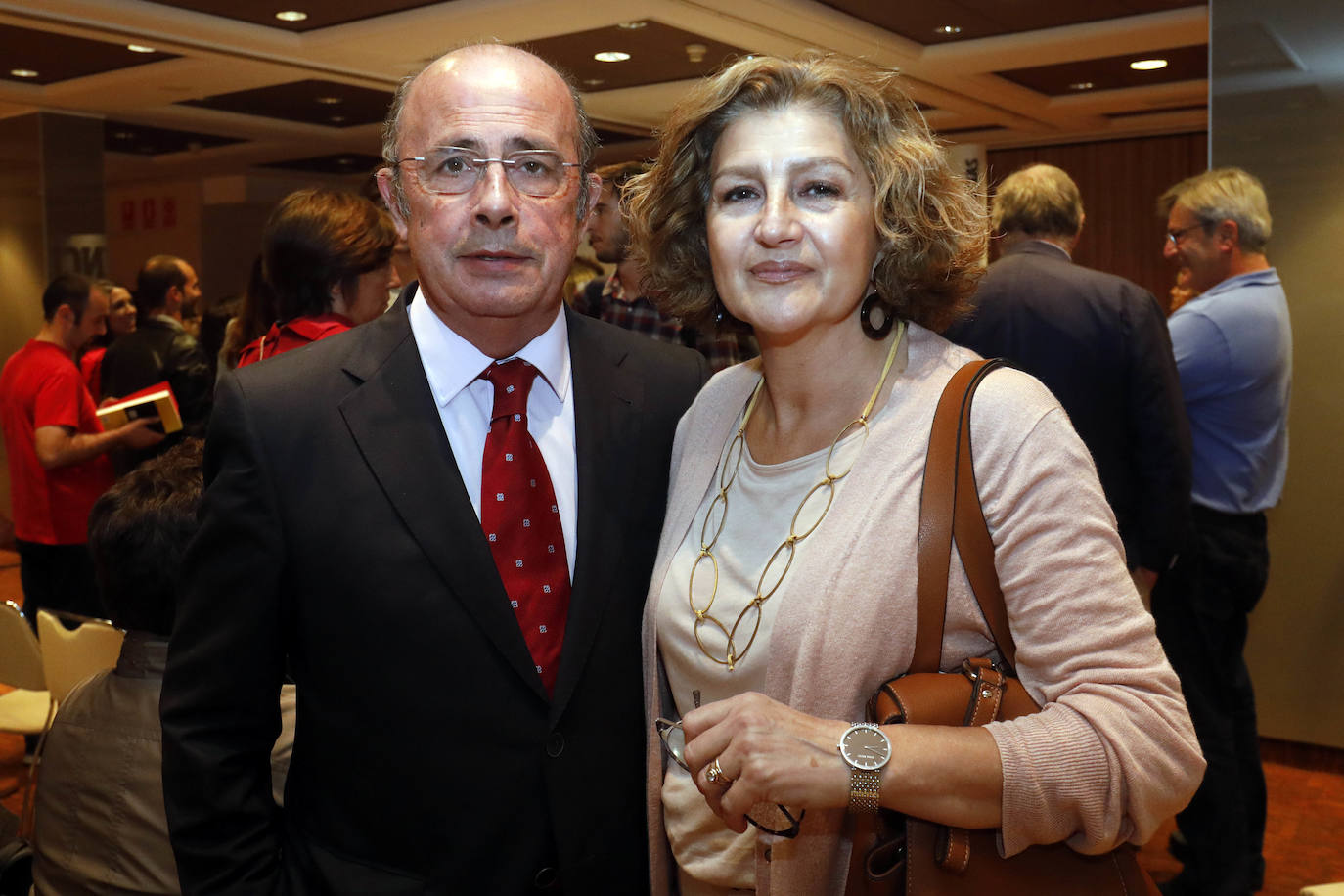 Fotos: Ramón Palomar presenta su nuevo libro, &#039;La Gallera&#039;, en el Aula LAS PROVINCIAS