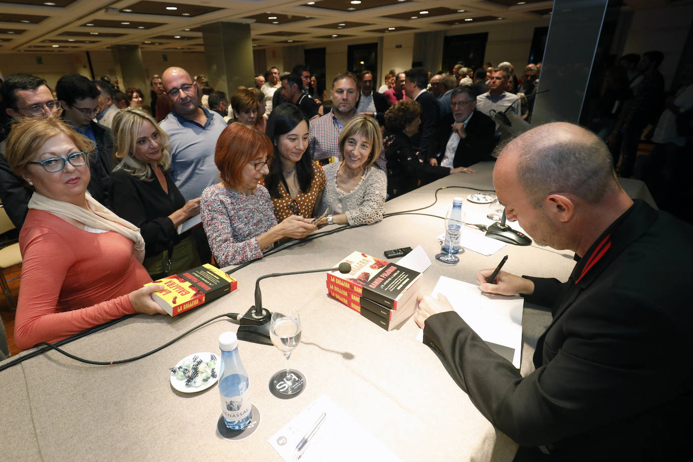 Fotos: Ramón Palomar presenta su nuevo libro, &#039;La Gallera&#039;, en el Aula LAS PROVINCIAS