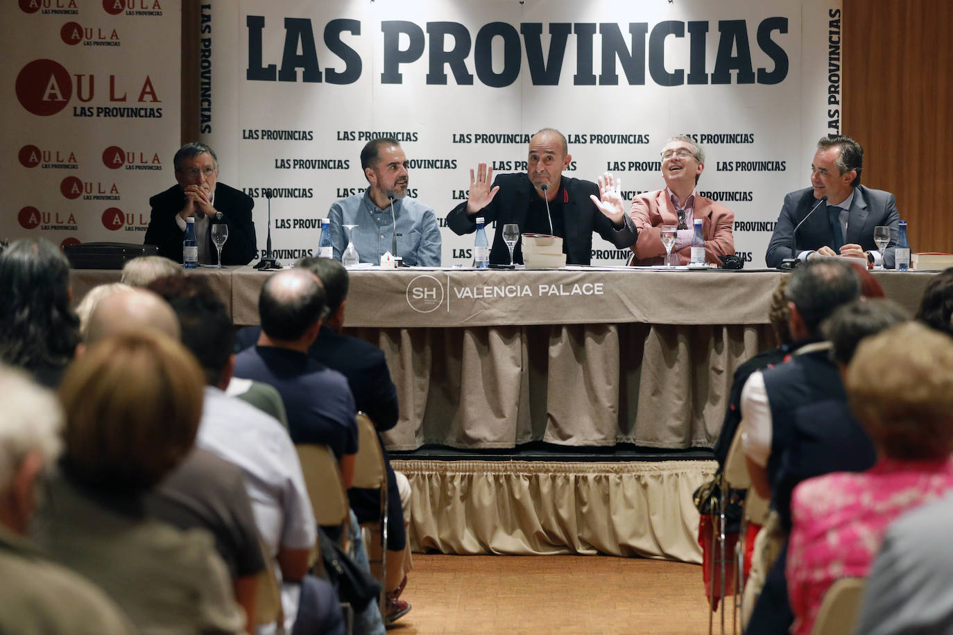 Fotos: Ramón Palomar presenta su nuevo libro, &#039;La Gallera&#039;, en el Aula LAS PROVINCIAS