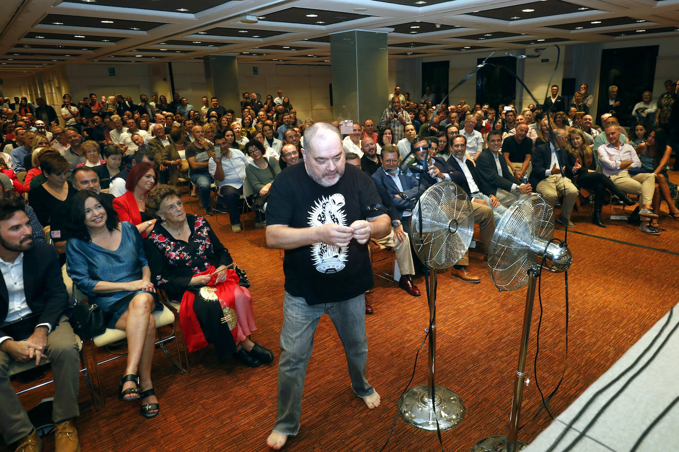 Fotos: Ramón Palomar presenta su nuevo libro, &#039;La Gallera&#039;, en el Aula LAS PROVINCIAS