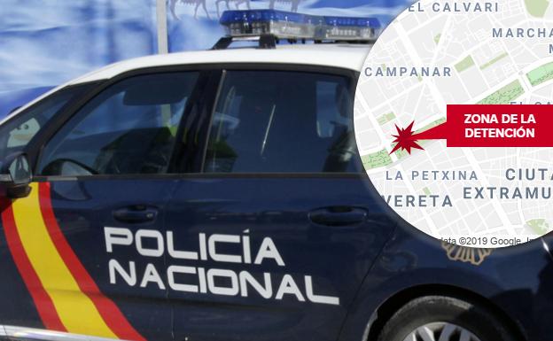 Roba a un joven en Valencia con el método del 'mataleón' y usa 20 veces su tarjeta