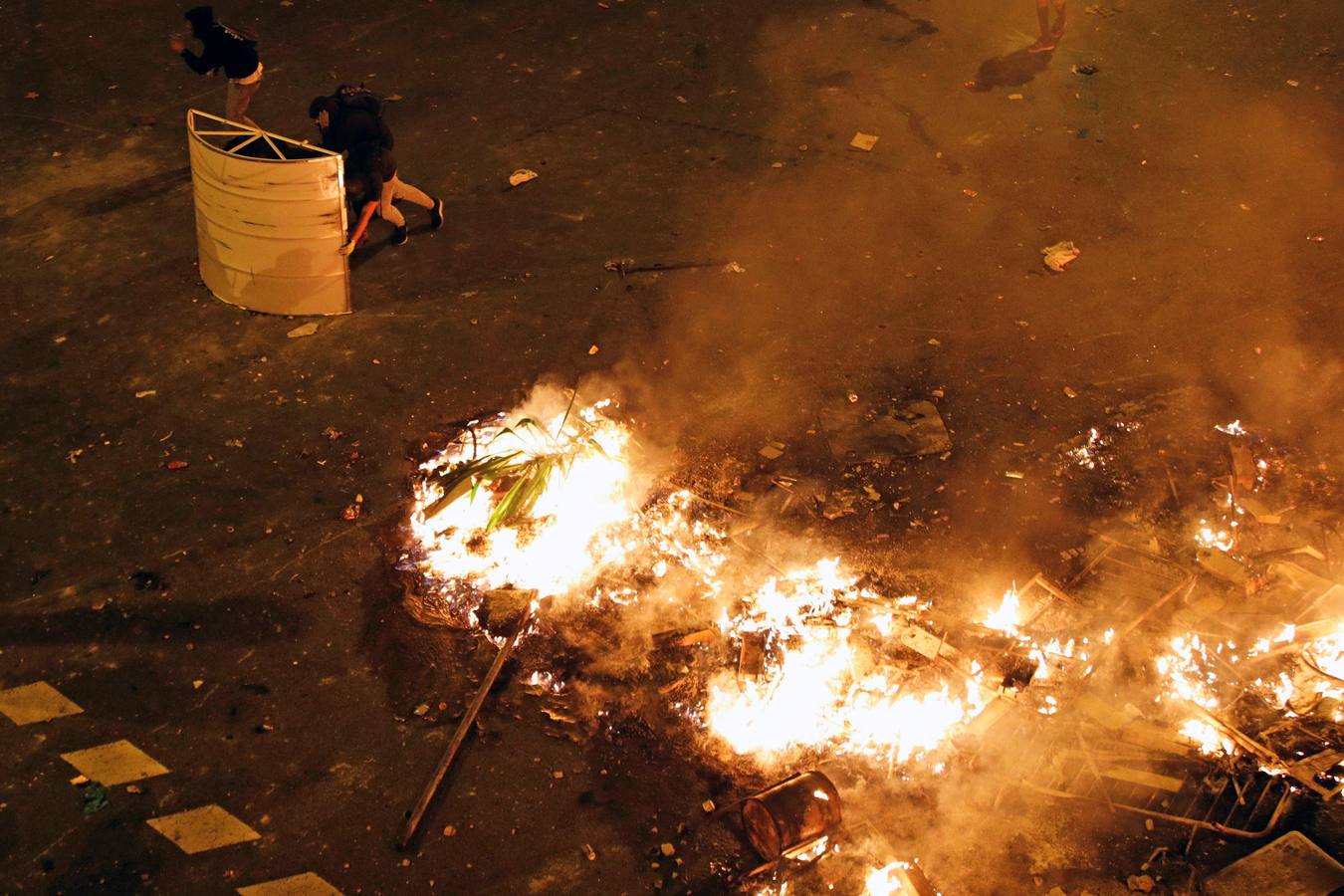 Quinta jornada de barricadas y cargas policiales en Catalunya