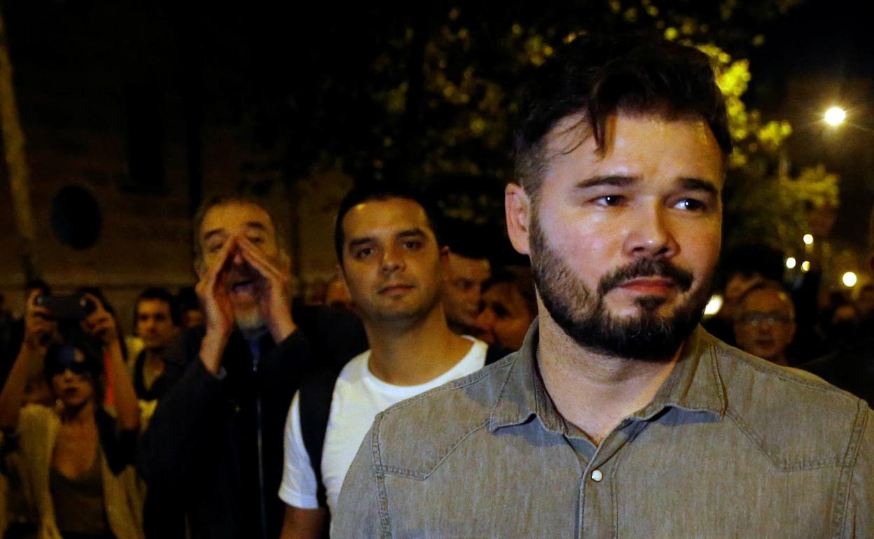 Gabriel Rufian, en el momento de ser increpado el sábado por la noche.