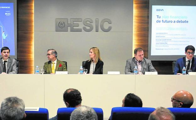 David Carrasco, José Antonio Herce, Vanesa Sanchís, Fernando Castelló y Javier Fontoba, ayer en el foro.