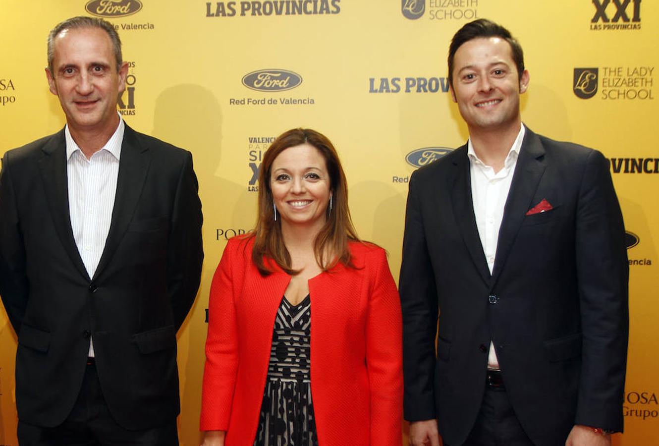 Dionisio López, director gerente de Levante Wagen, Andrea Martínez y Justo García, también de Levante Wagen.