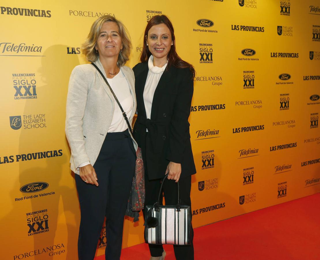 Carmen Álvarez, directora de Cevisama, y Belén Ríos, de Feria Valencia. 