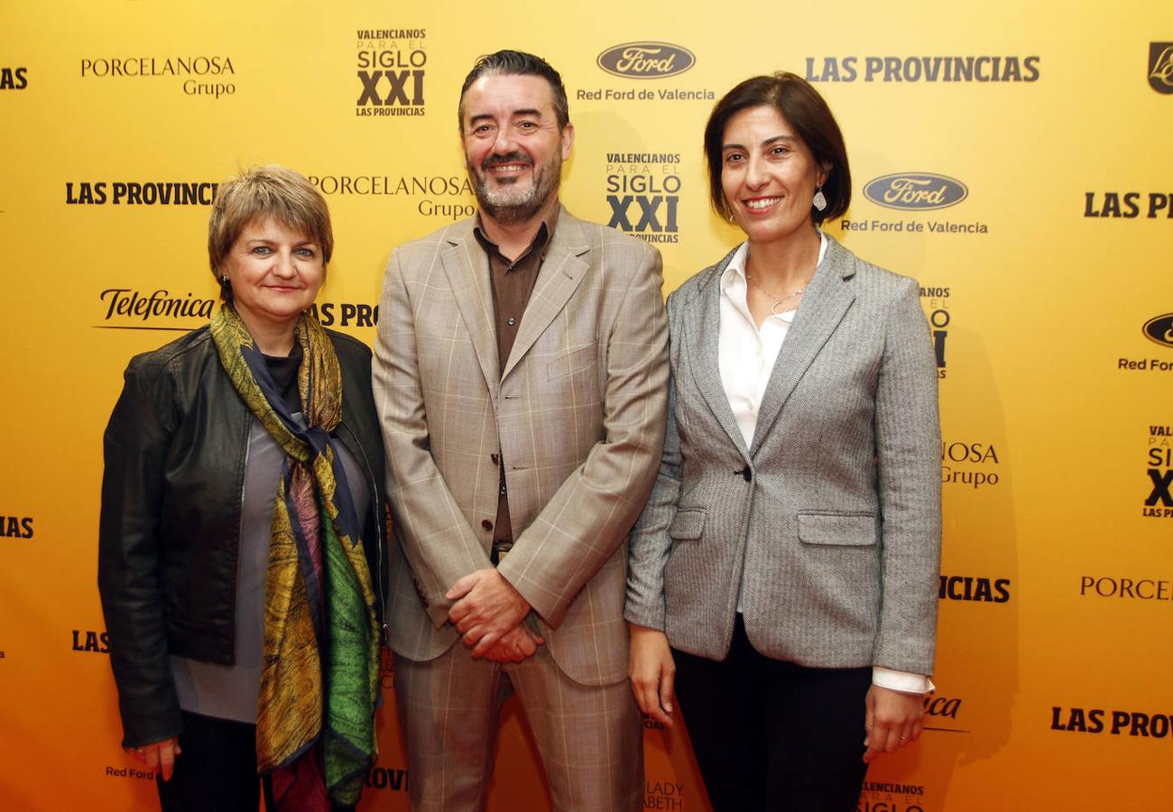 Lucía Labiós, Roberto Gómez y Carmen Sendra, de la Confederació de Cooperatives de la Comunitat.