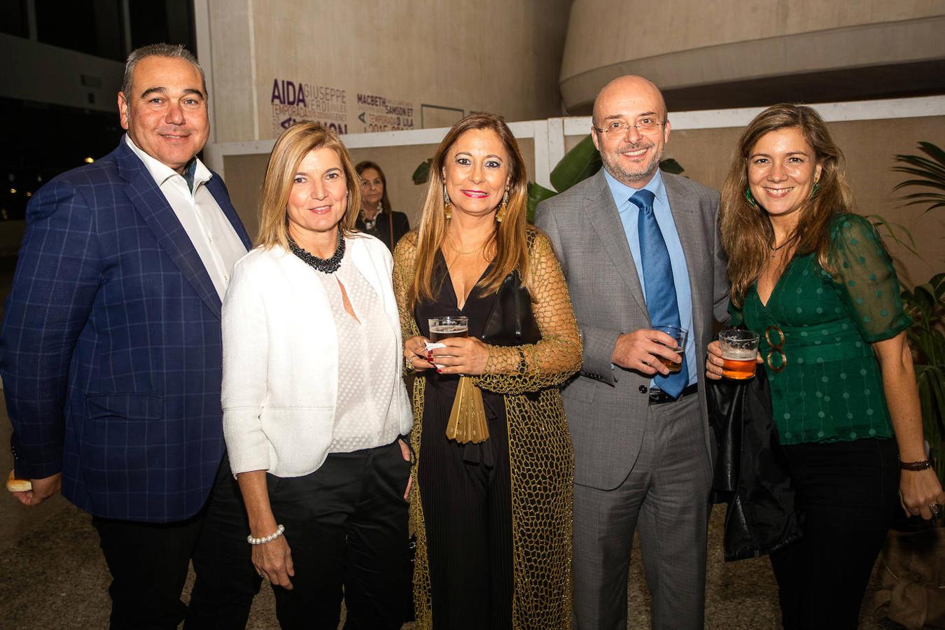 Chema Ferrer, de LAS PROVINCIAS, con Patricia Pilato, Elena Sánchez, Nacho Soler y Pilar Gil.