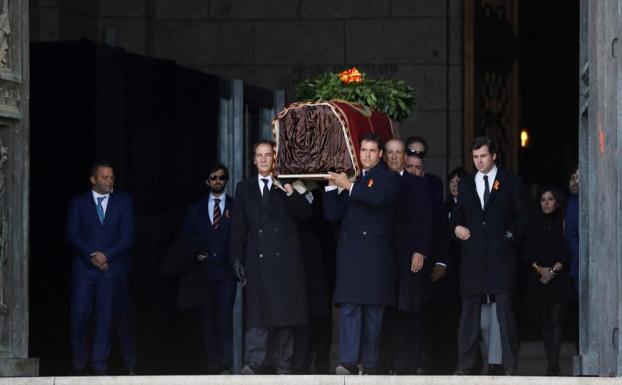 Galería. La exhumación de Franco, en imágenes.