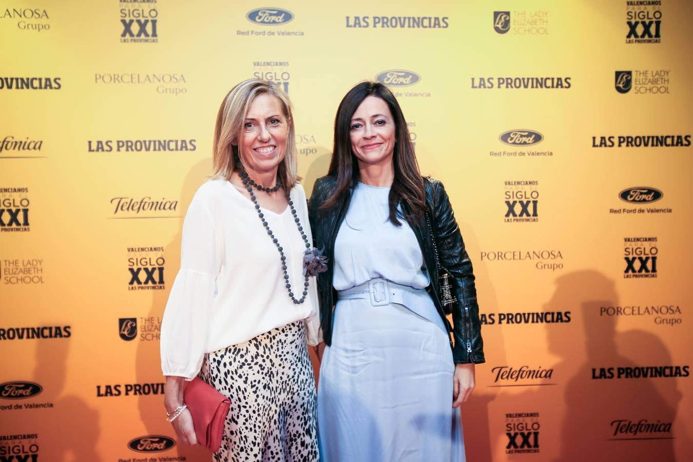 Las inspectoras María Cintia y Silvia Enguix.