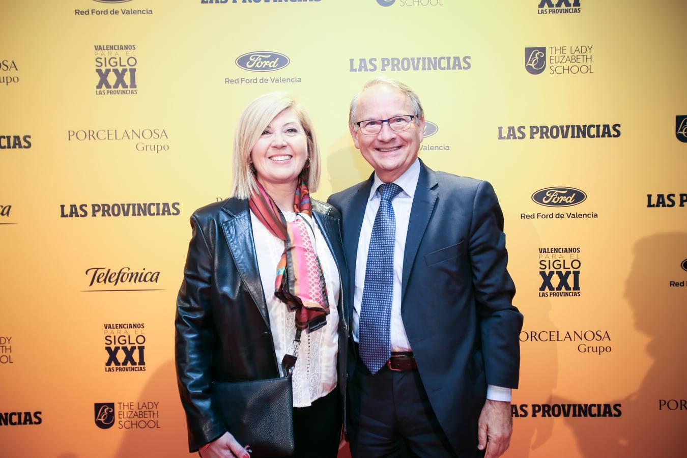 Vicente Lozano, gerente de la universidad CEU Cardenal Herrera (UCH), con Isabel Beltrán.