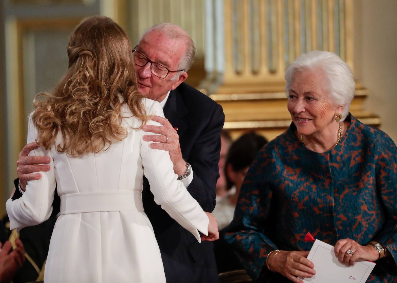 El rey de los belgas tiene un papel esencialmente simbólico y de representación en un país dividido entre los flamencos de habla neerlandesa al norte, los valones francófonos al sur y los germanófonos al este.