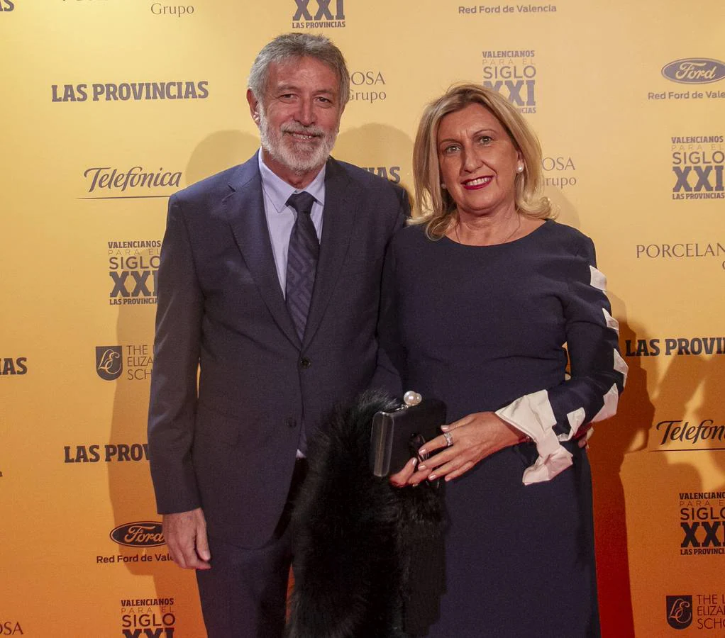 El presidente del Club Náutico Moraira, Juan Vicente Oller, y su esposa, María Teresa Bertomeu.