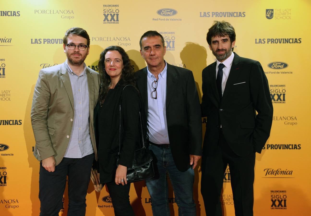 Los periodistas Eugenio Viñas, Clara Sáez y Lucas Soler junto al director adjunto de Cinematografía y Audiovisual del Insituto Valenciano de Cultura, José Luis Moreno. 