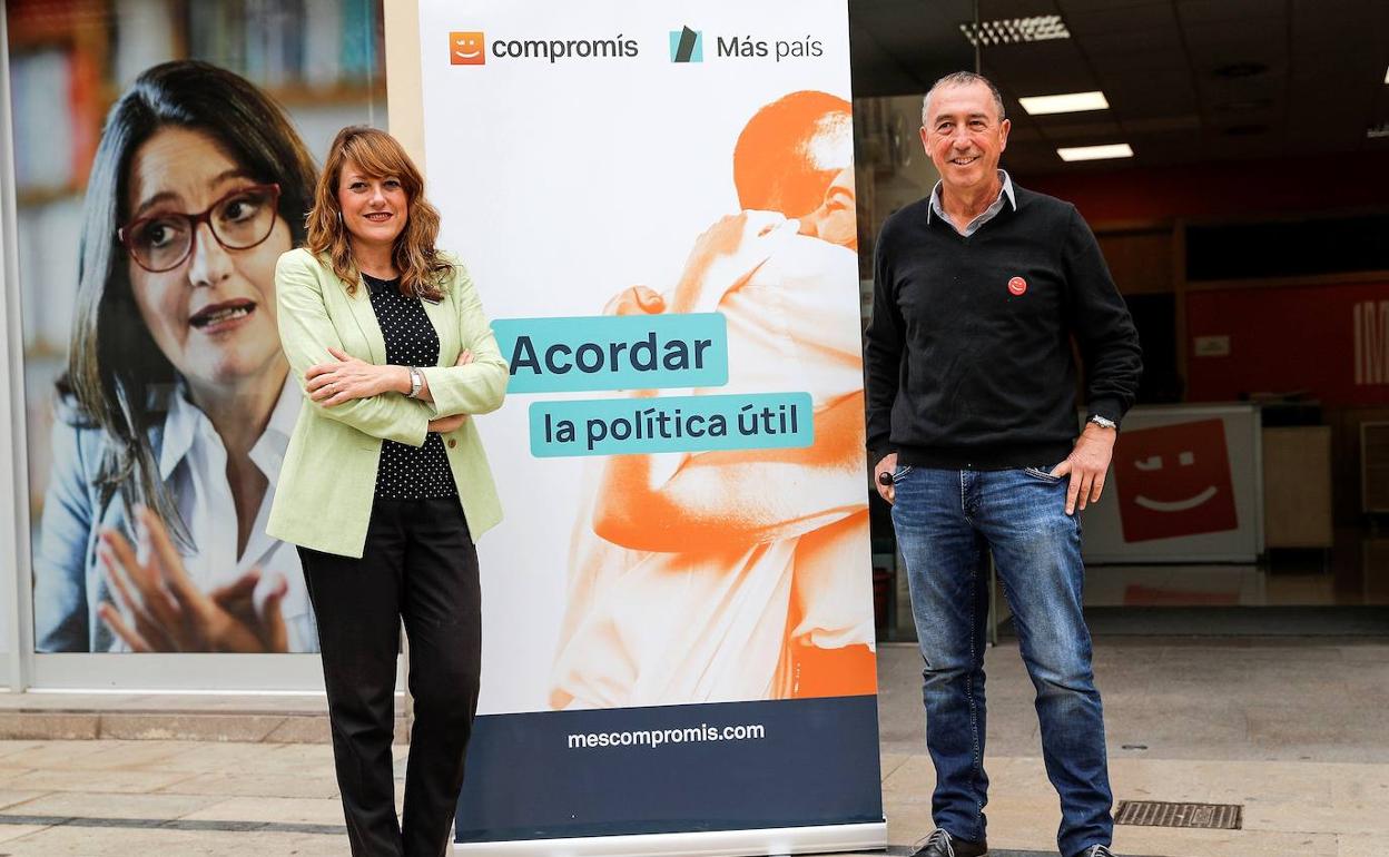 El diputado nacional y cabeza de lista de Més Compromís al Congreso, Joan Baldoví y su número dos, Maria Josep Picó, presentan la campaña electoral de Més Compromís. 