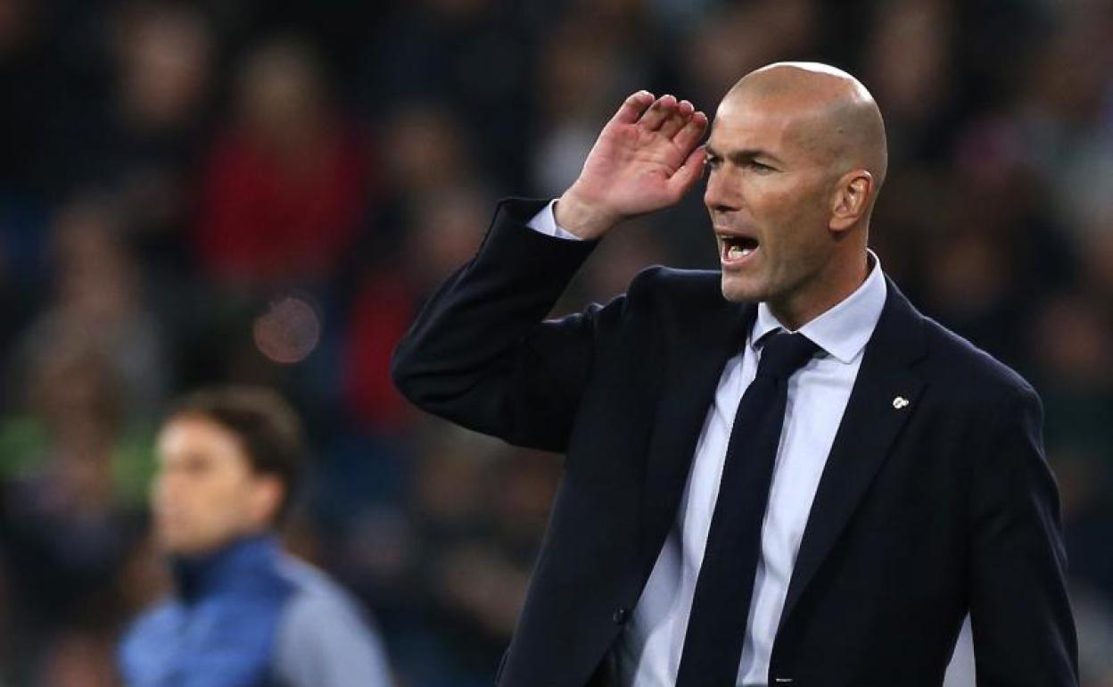 Zinedine Zidane, durante el encuentro contra el Betis. 