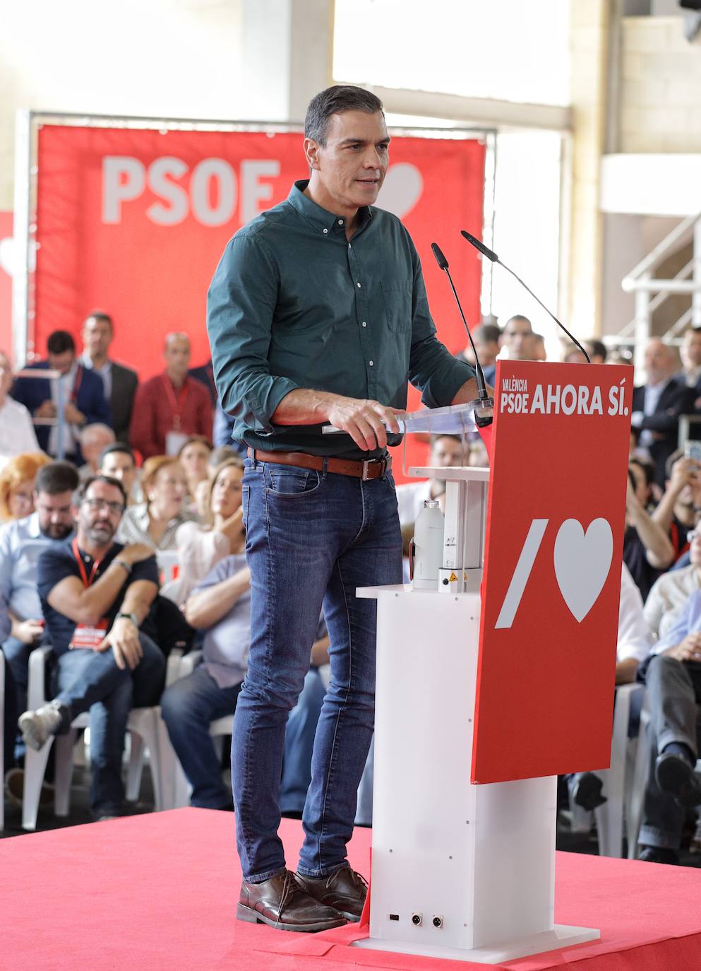 Pedro Sánchez interviene en un acto en Mislata