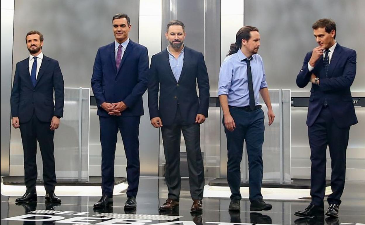 Pablo Casado, Pedro Sánchez, Santiago Abascal, Pablo Iglesias y Albert Rivera, antes del debate.