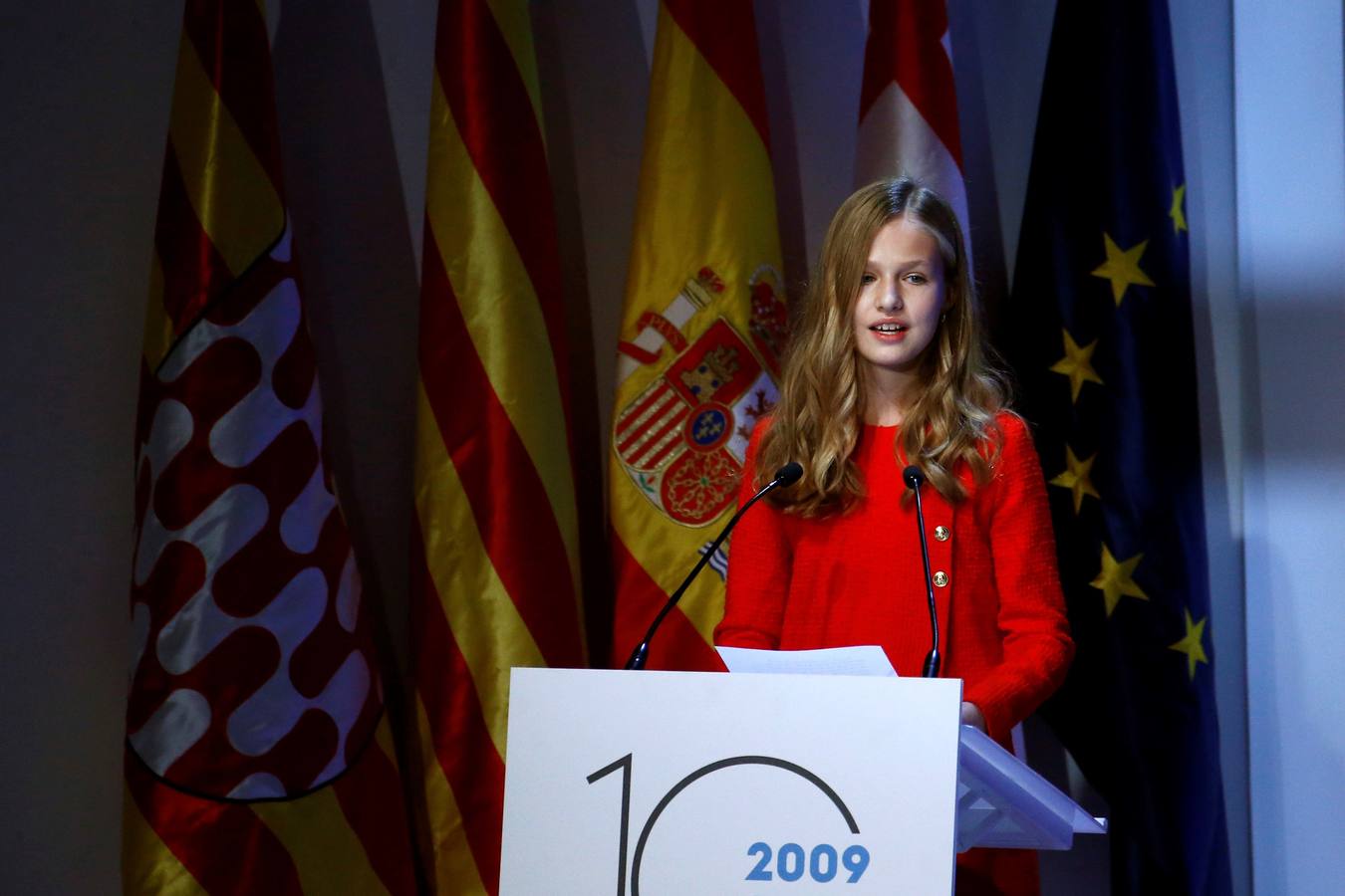 Felipe VI ha tenido palabras para el debut de la princesa Leonor en un acto en Cataluña (habló previamente) para iniciar su intervención bromeando con el hecho de que su hija se lo había dejado difícil.