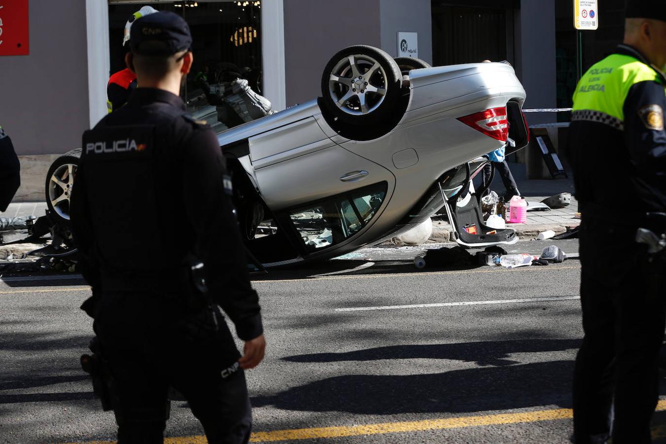 Fotos: Aparatoso accidente en el centro de Valencia